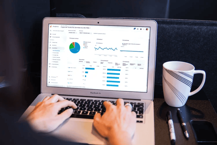 24-fast-efficient-business-equipment-laptop-with-analytics-macbook-air.jpg.